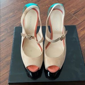 Boutique 9 Btnickeya light natural heels SZ 6